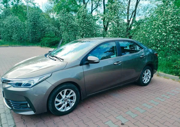 sulechów Toyota Corolla cena 55000 przebieg: 86000, rok produkcji 2016 z Sulechów